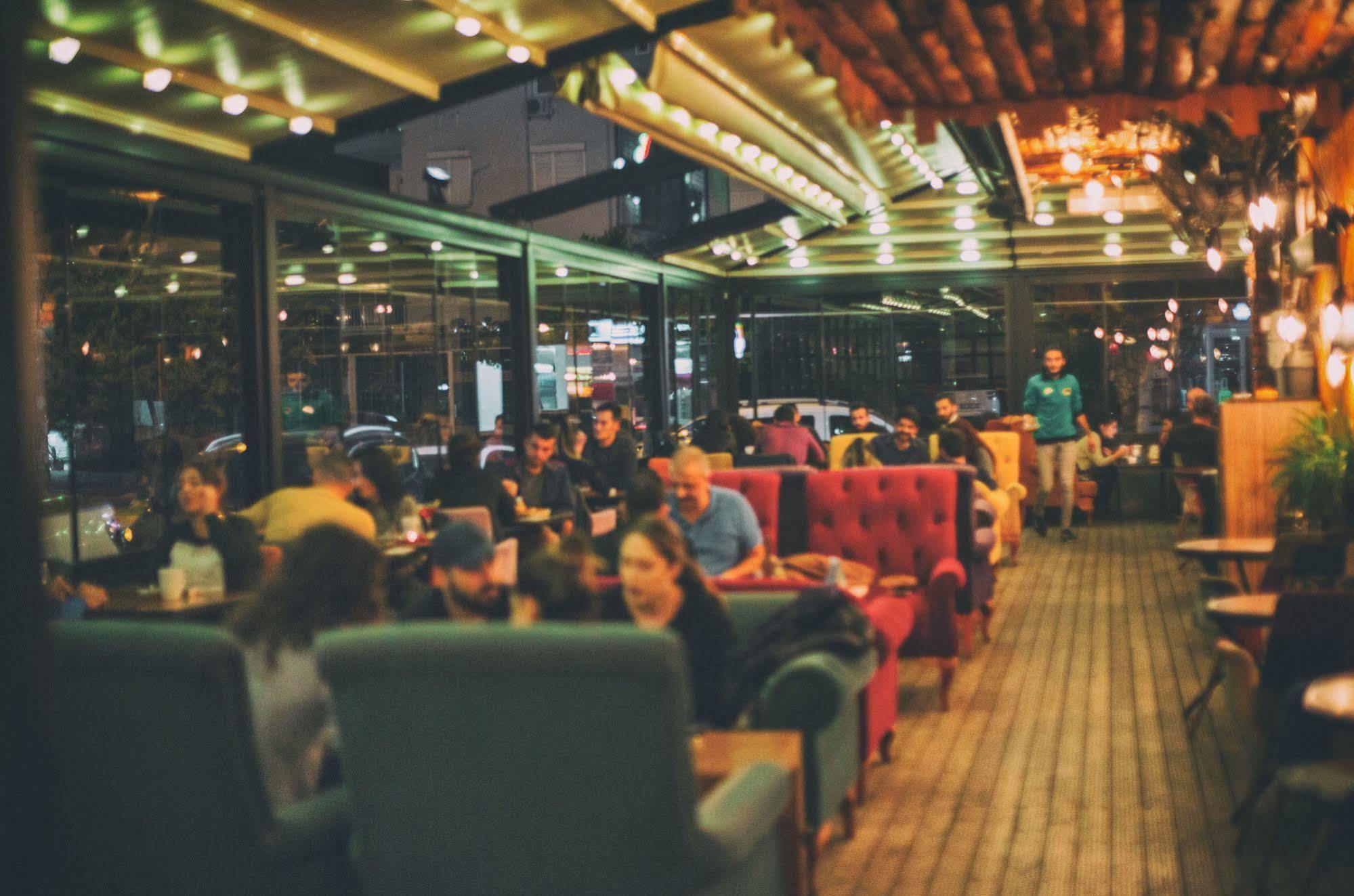 Voswos Garage Coffee Hotel Antalya Buitenkant foto