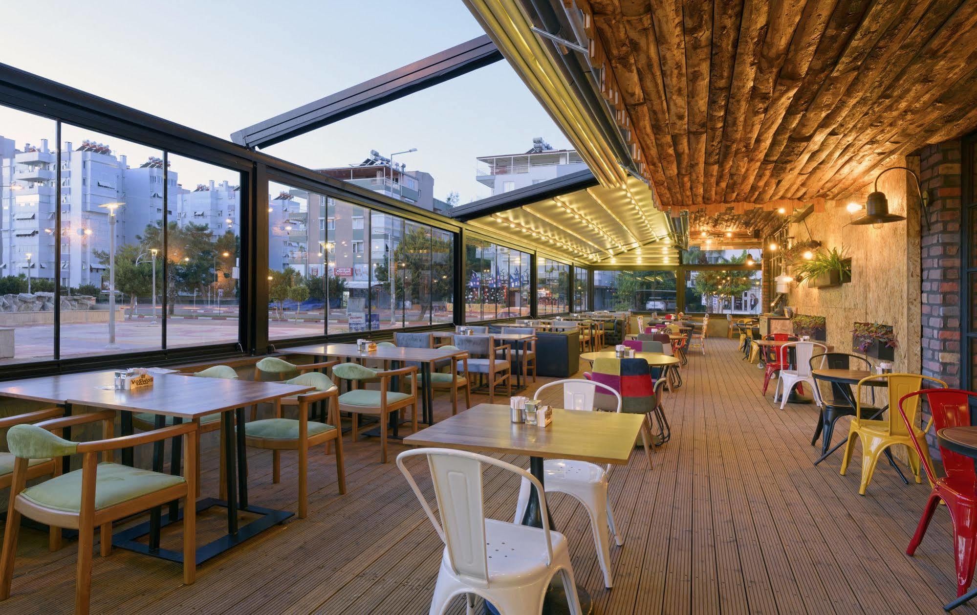 Voswos Garage Coffee Hotel Antalya Buitenkant foto